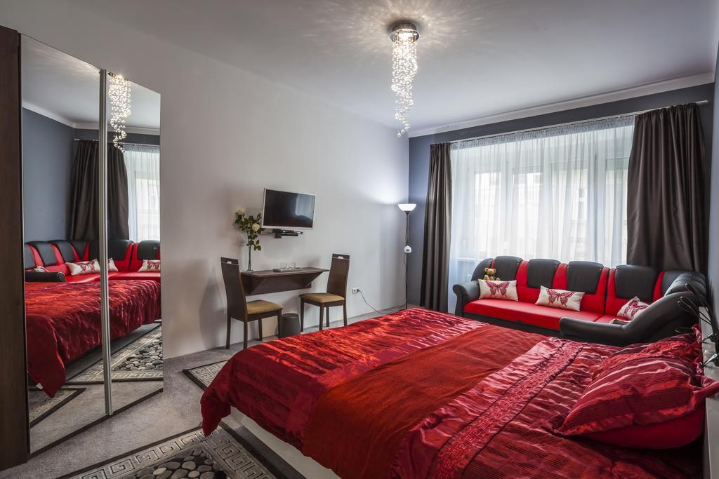 Luxury Air-Conditioned Rooms In Old Town Bratislava Exterior foto