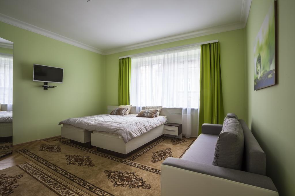 Luxury Air-Conditioned Rooms In Old Town Bratislava Exterior foto