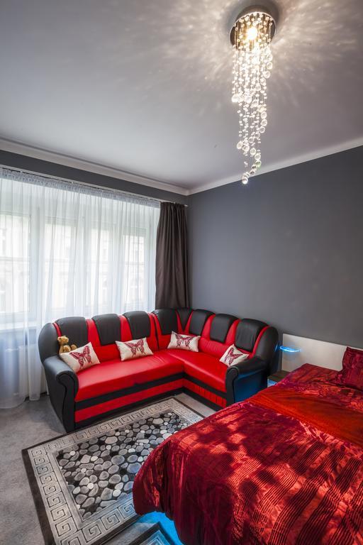 Luxury Air-Conditioned Rooms In Old Town Bratislava Exterior foto